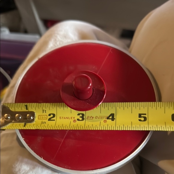 Red Circular Lid - Picture 3 of 4